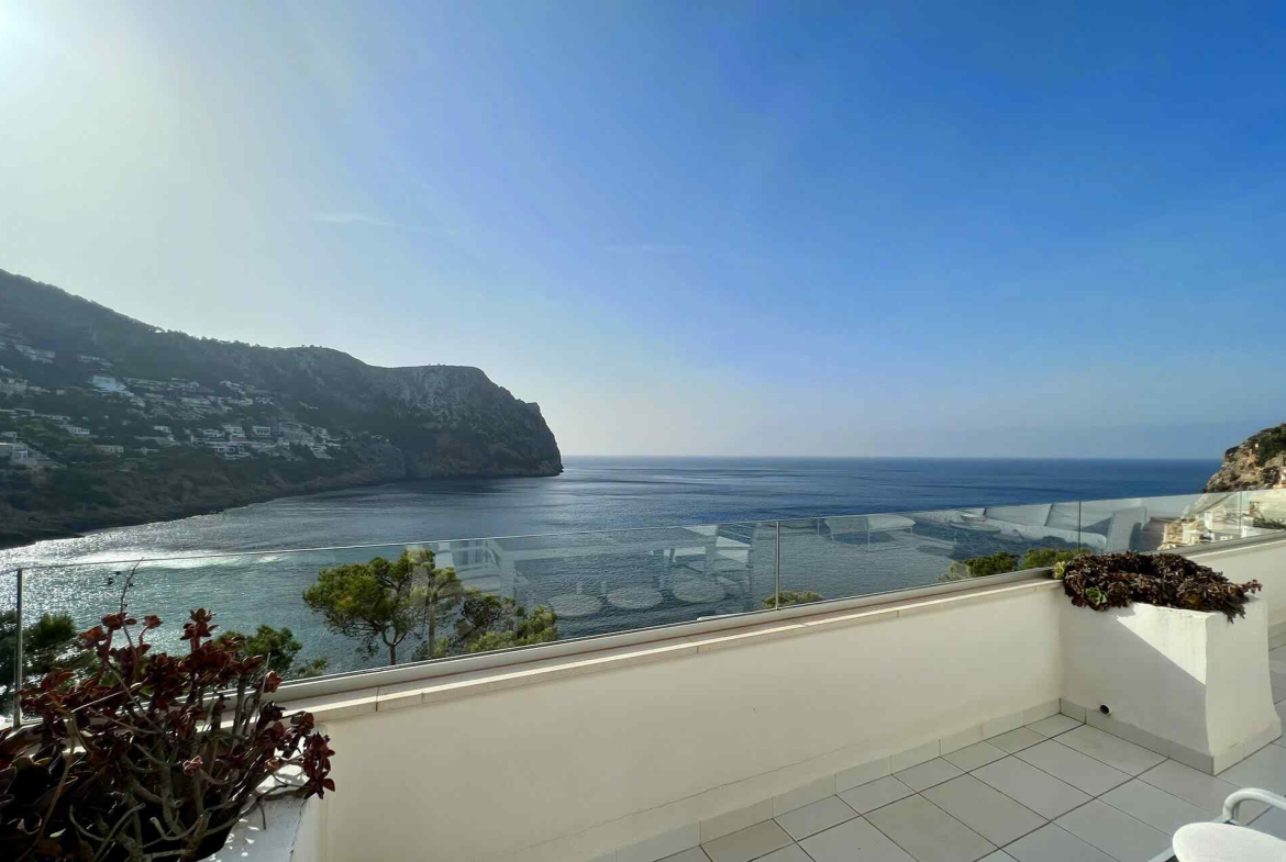Apartment with Breathtaking Sea View