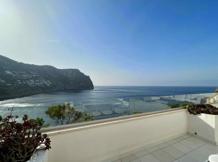 Apartment with Breathtaking Sea View